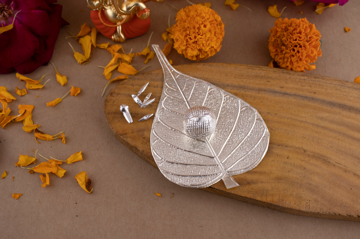 97%-99% Pure Silver Puja, Pooja Item Set | Combo of Nagarvel Paan, Laung (Clove), Supari and 5pcs of Rice (Akshat) for Puja, Gift and Mandir | Silver, Set of 4 Items