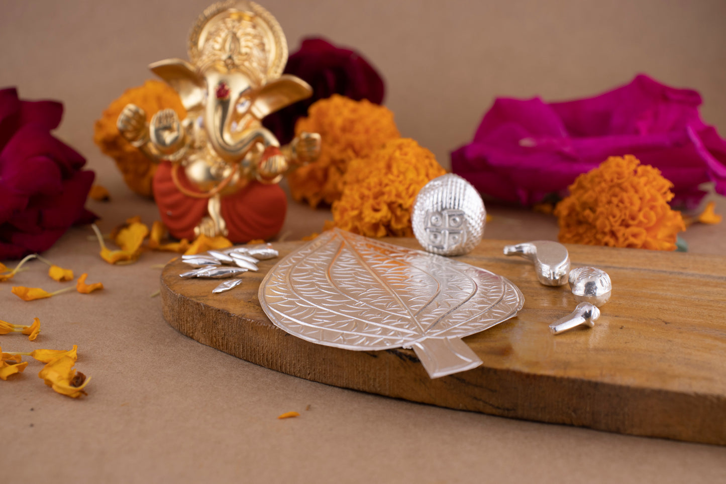 97%-99% Pure Silver Puja, Pooja Item Set | Combo of Pipal Paan, Laung (Clove), Kaju(Cashew), Banana, Supari and 11 pcs of Rice(Akshat) for Puja, Gift and Mandir | Silver, Set of 6 Items